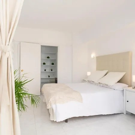 Lejlighed Bright Beachfront *