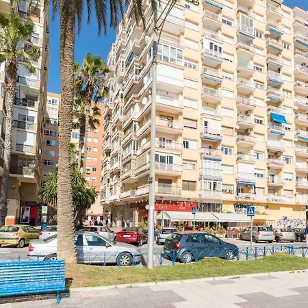 Bright Beachfront Apartamento
